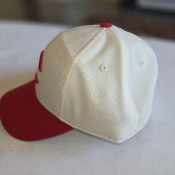 Cincinnati Reds Throwback Baseball Cap - Picture 7 of 7